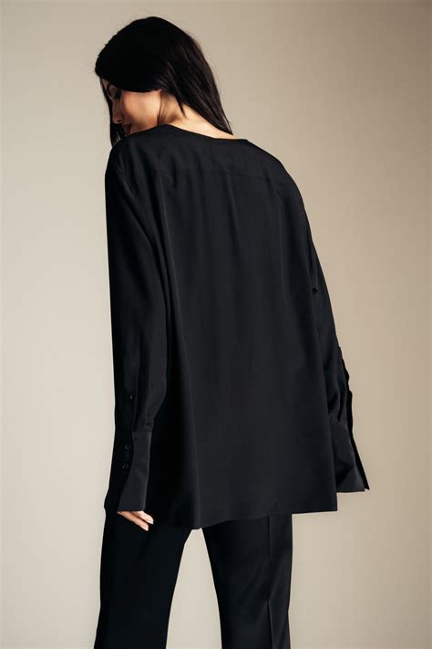 lange mouw givenchy|Blouse in silk with long removable lavalliere .